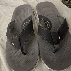 Cobian Men's Black and Gray Sandals